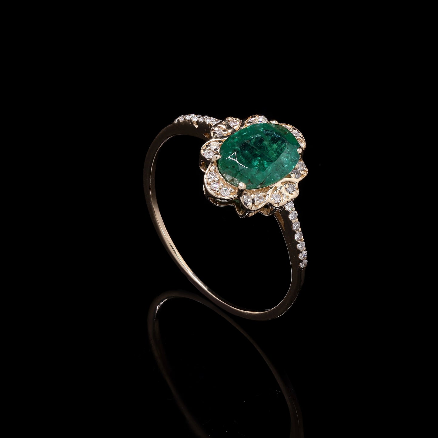 0.95 Ct Oval Mixed Cut Natural Beryl Emerald 14K Gold Ring