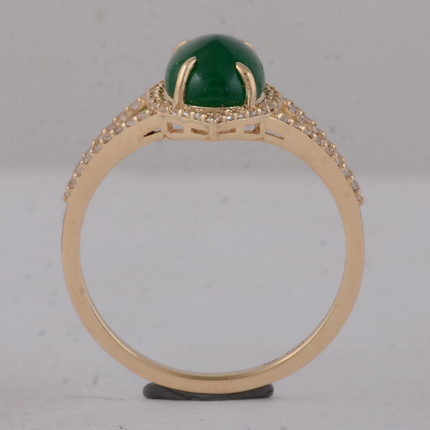 2.23 Ct Oval Emerald 9K Gold Ring