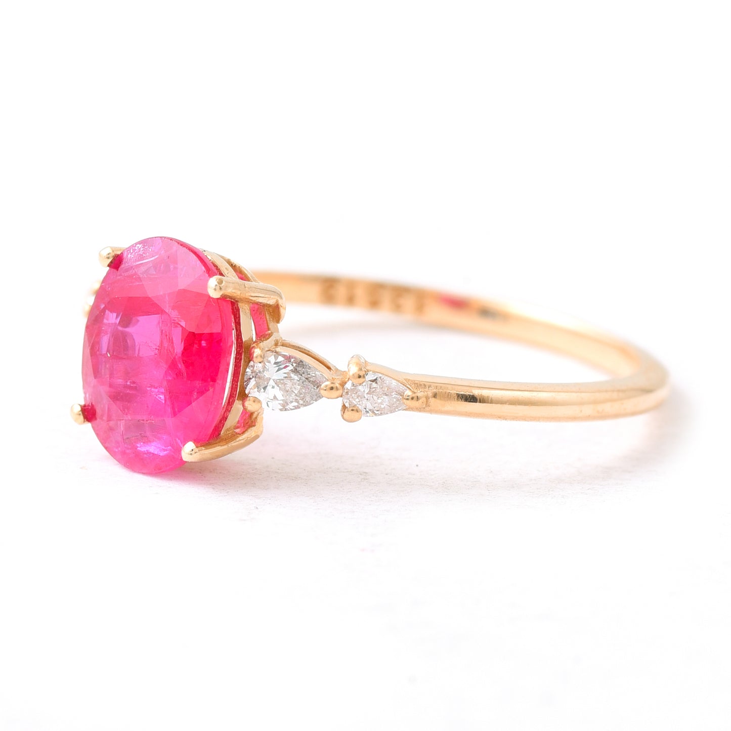 1.70 Ct Oval Ruby 14K Gold Ring
