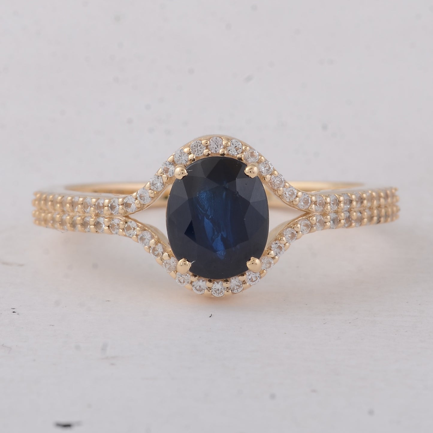 1.74 Ct Oval Sapphire 9K Gold Ring