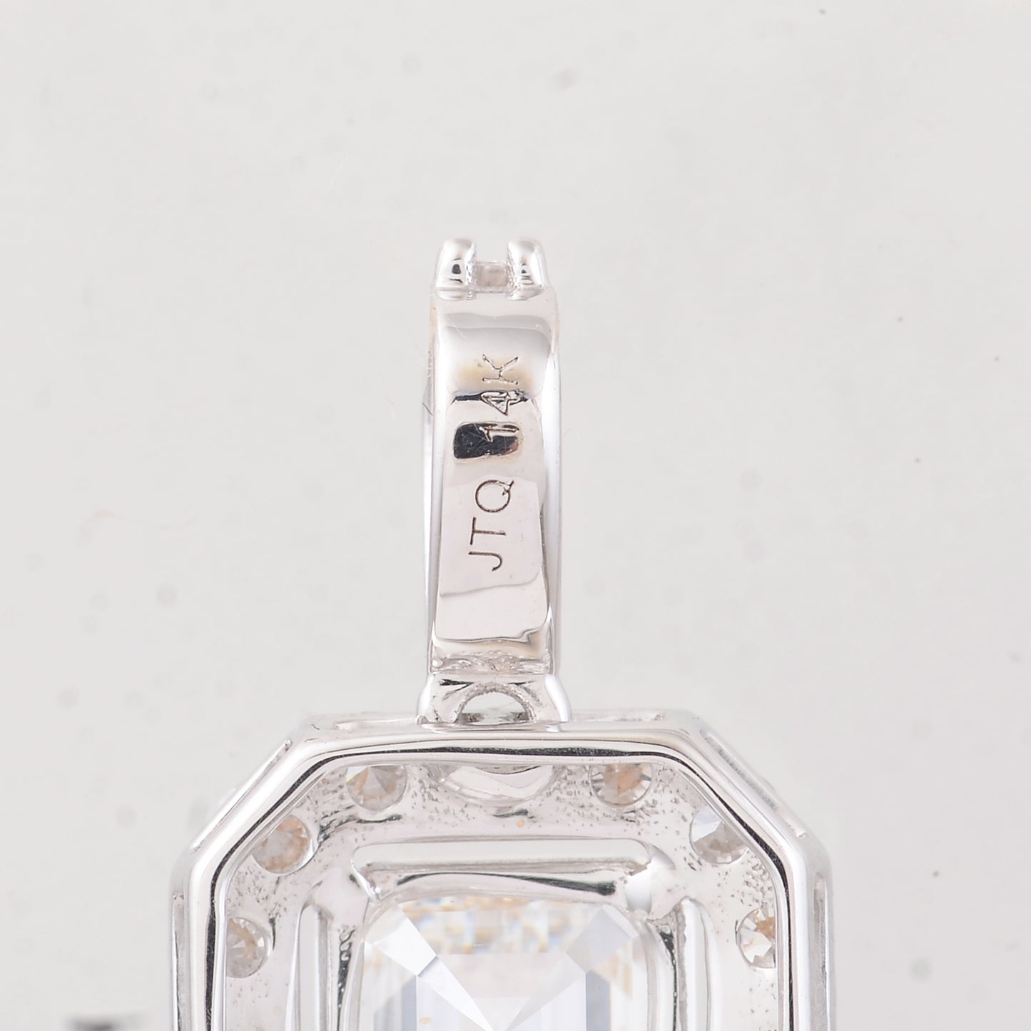 2.54 Carats Lab Grown Diamond 14K Gold Pendant