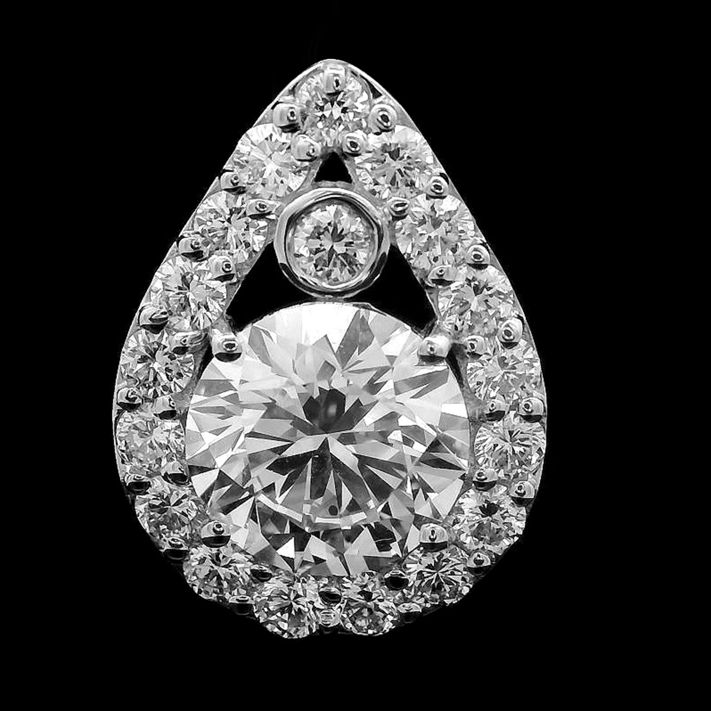 2.12 Carats Lab Grown Diamond 14K Gold Pendant