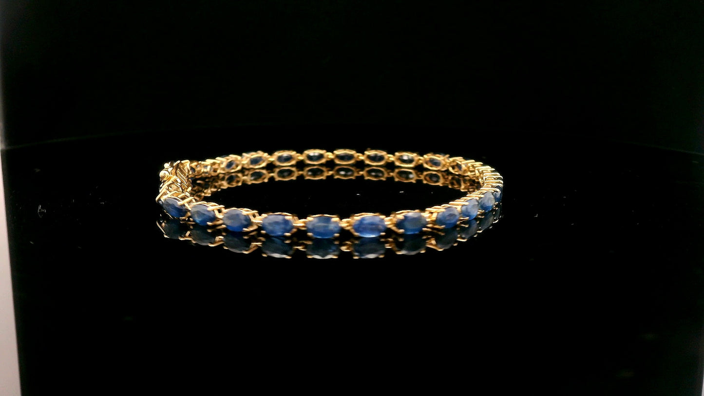 8.92 Ct Oval Sapphire 14K Gold Bracelet