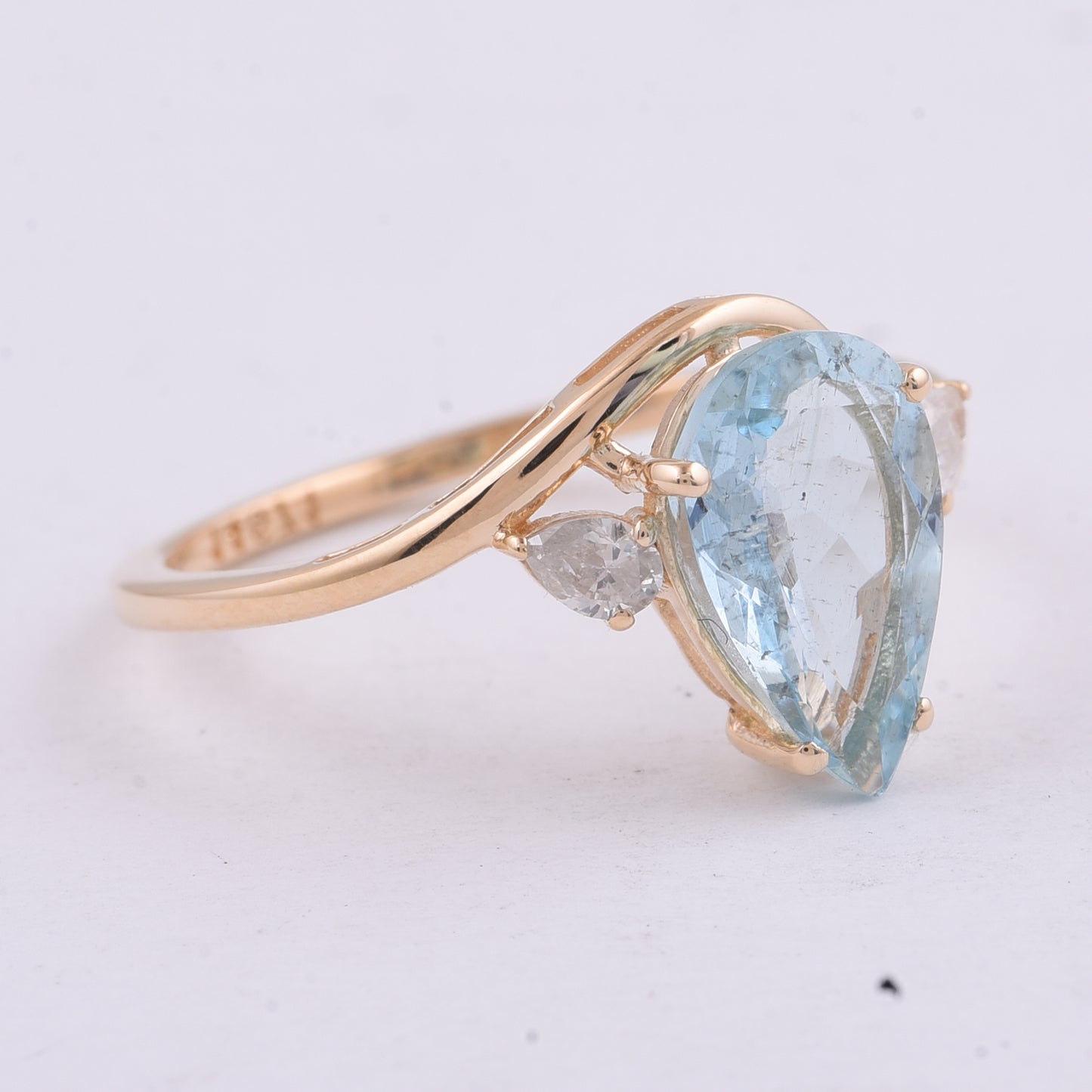 1.92 Ct Pear Natural Aquamarine 14K Gold Ring