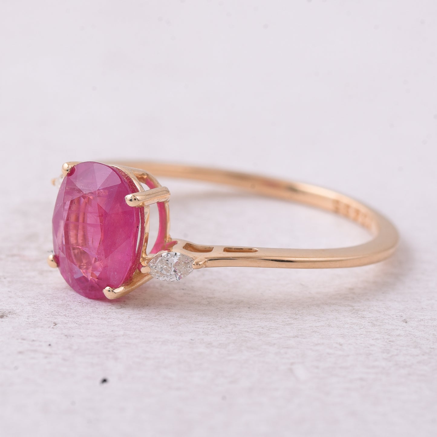 1.87 Ct Oval Natural Ruby 14K Gold Ring