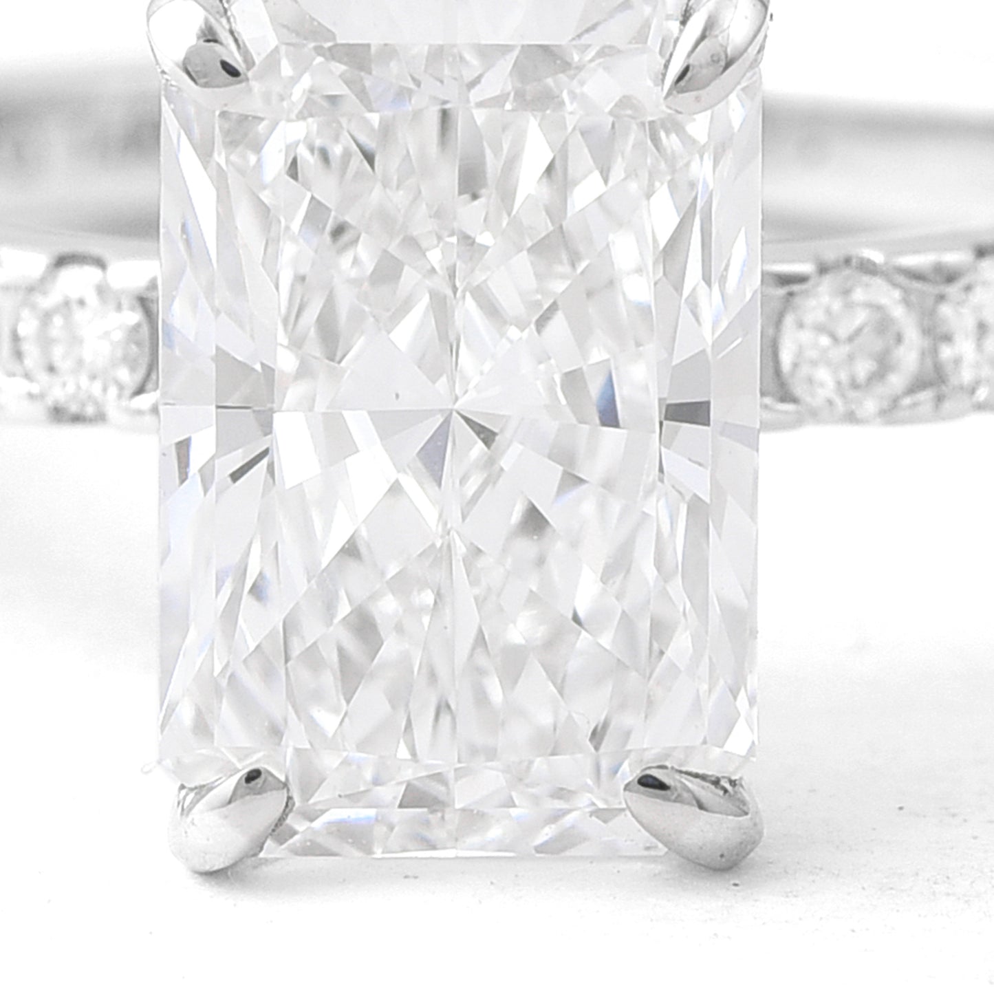2.83 Carats Lab Grown Diamond 14K Gold Ring