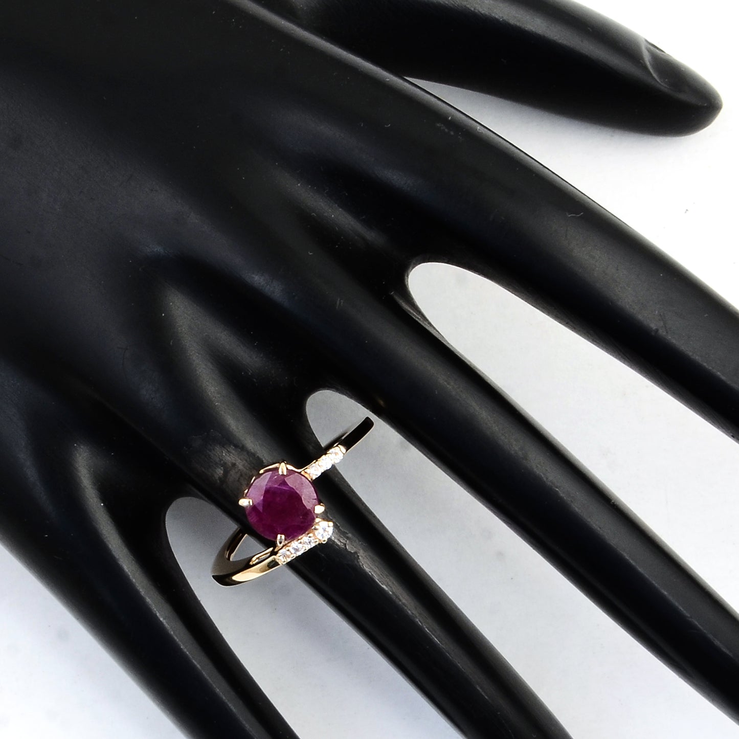 1.88 Ct Round Ruby 14K Gold Ring