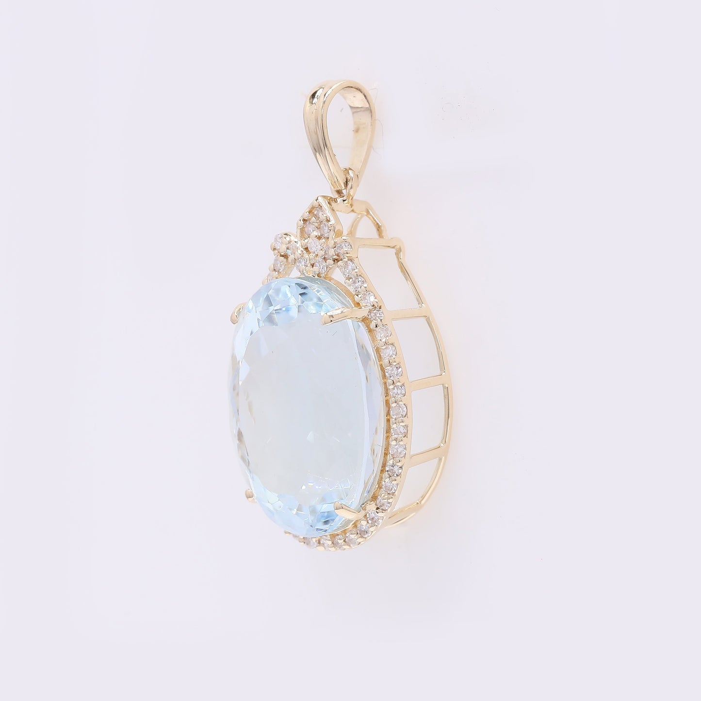 6.58 Ct Oval Mixed Cut Natural Aquamarine 14K Gold Pendant