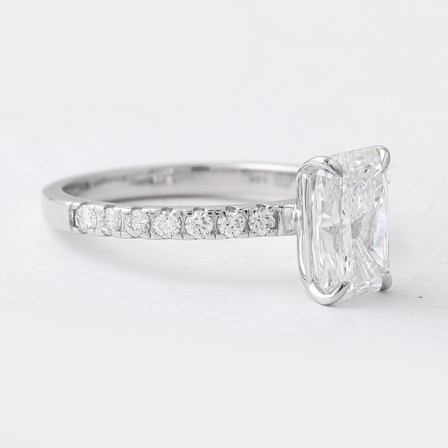 2.84 Carats Lab Grown Diamond 14K Gold Ring