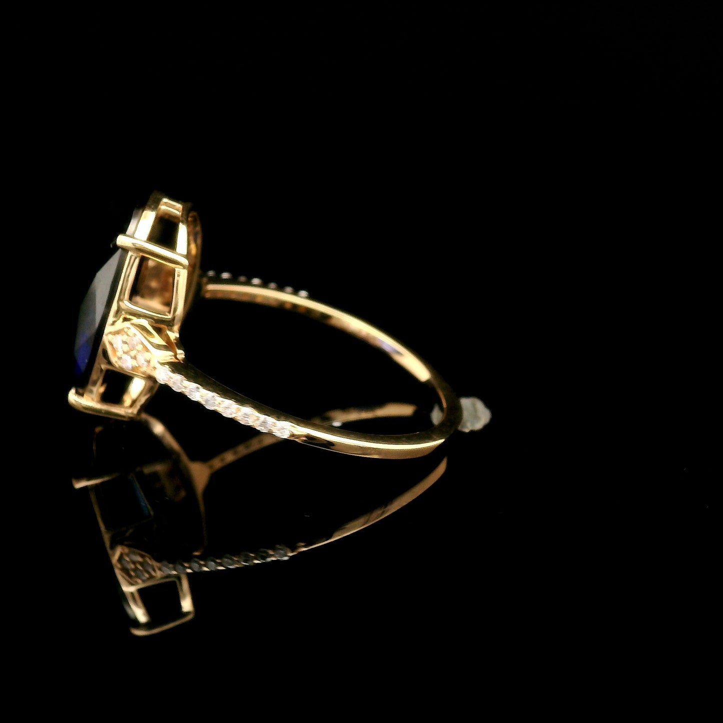 4.29 Ct Oval Mixed Cut Lab Grown Sapphire 14K Gold Ring