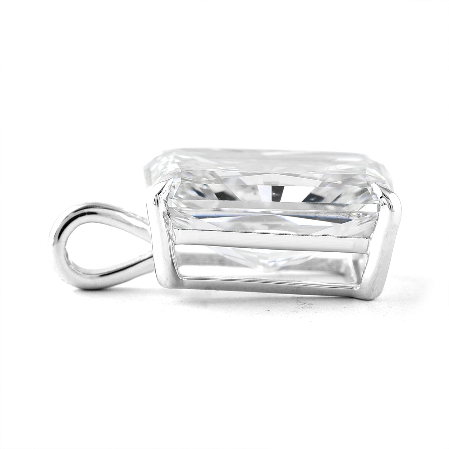 5.08 Carats Lab Grown Diamond 14K Gold Pendant