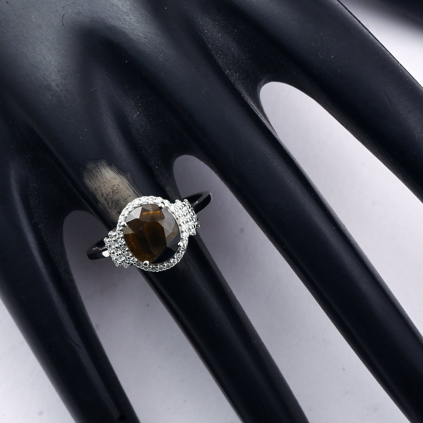 3.05 Ct Oval Mixed Cut Natural Bi-Coloured Sapphire 950 Platinum Ring