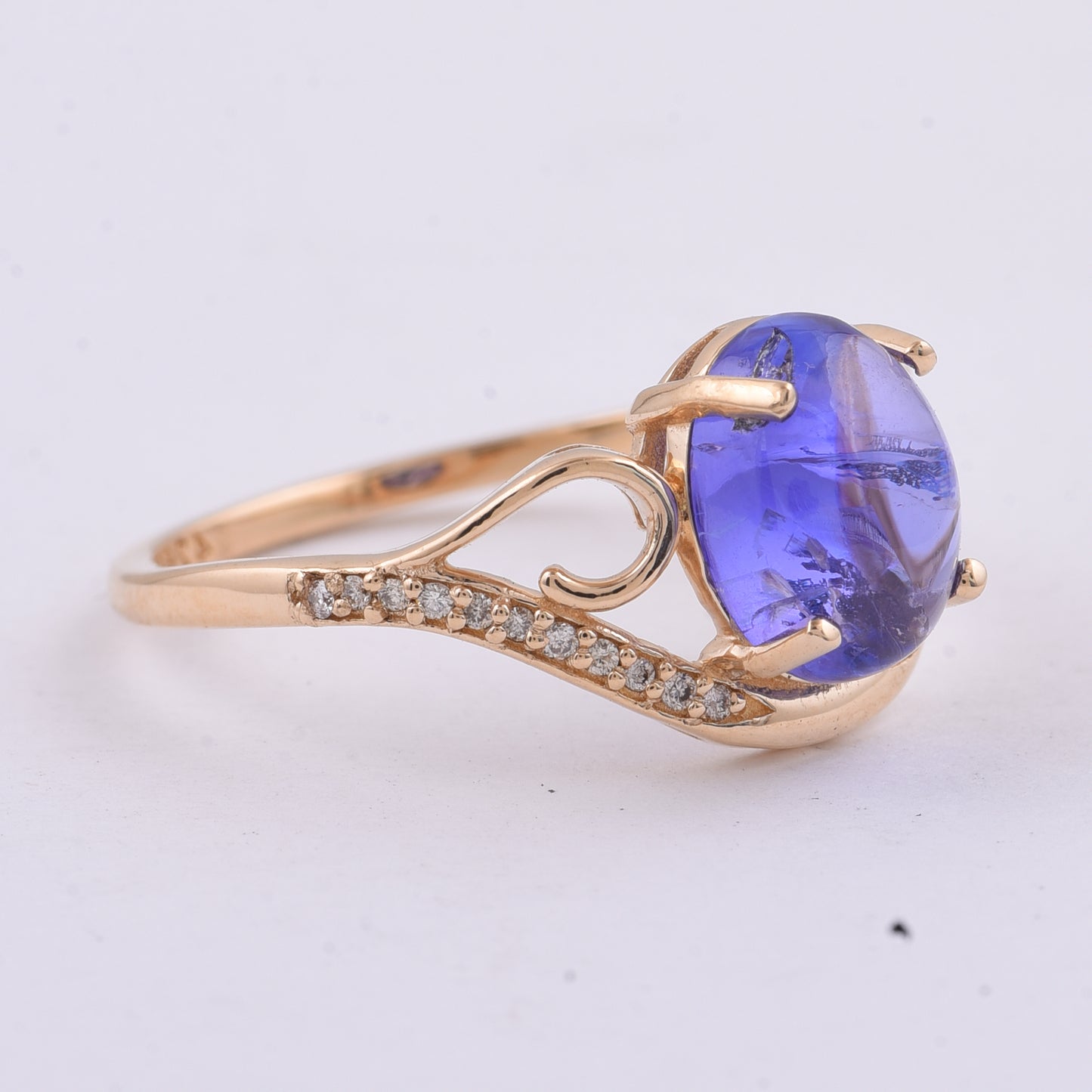 2.55 Ct Oval Cabochon Cut Natural Tanzanite 14K Gold Ring