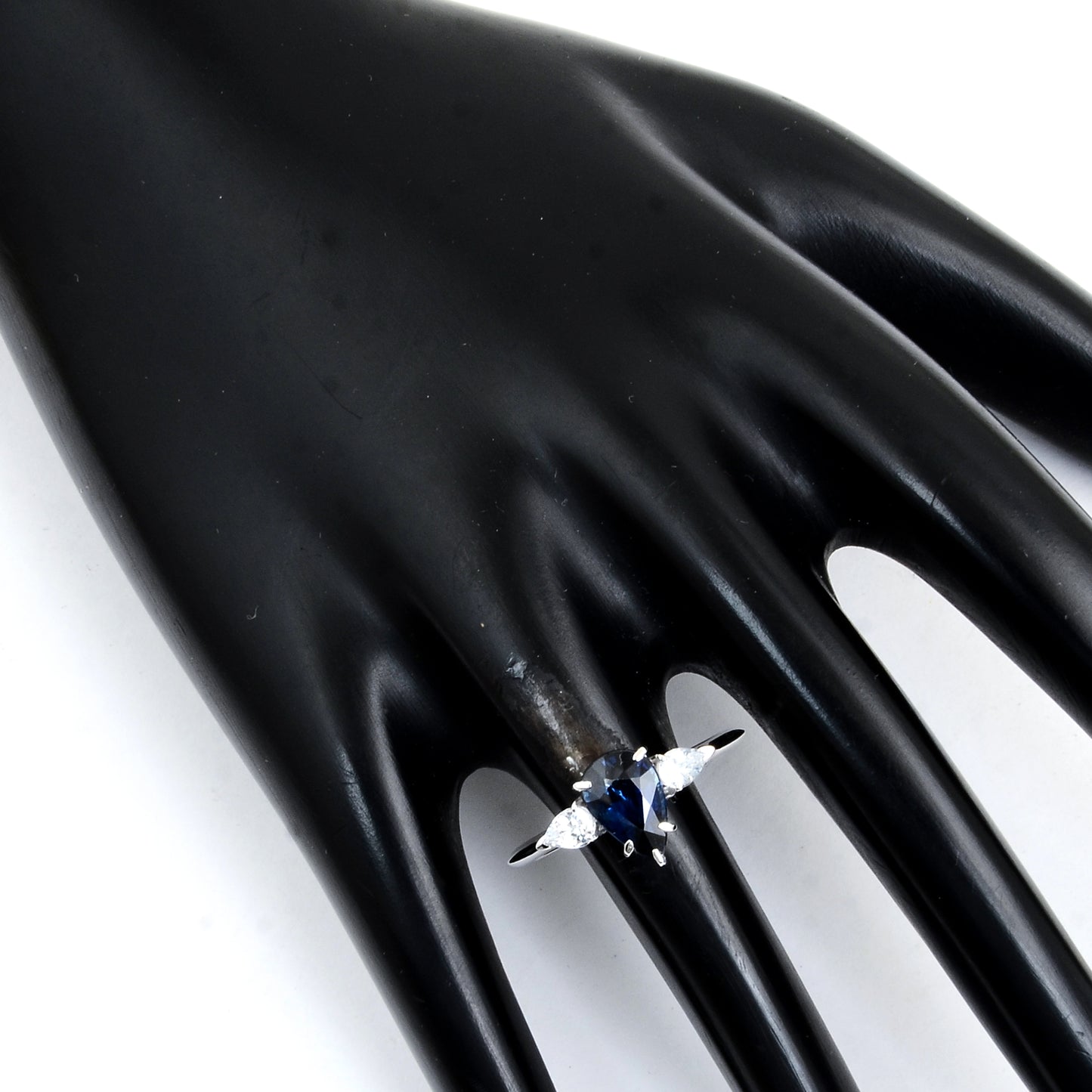 1.97 Carats Sapphire 14K Gold Ring