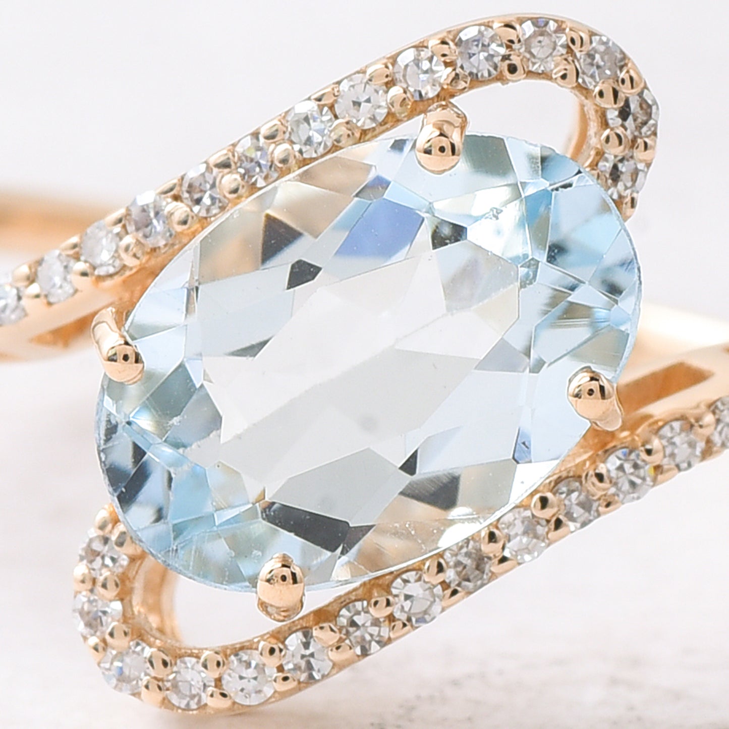 1.58 Ct Oval Mixed Cut Natural Aquamarine 14K Gold Ring