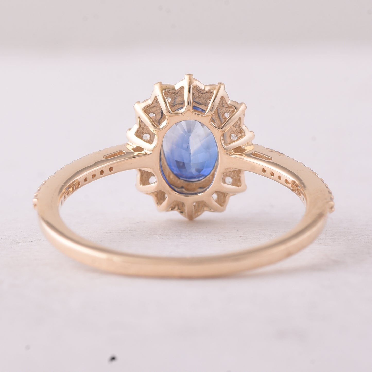 1.80 Ct Oval Sapphire 9K Gold Ring