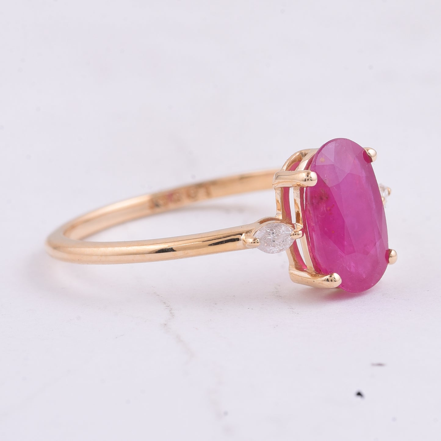 1.83 Ct Oval Natural Ruby 14K Gold Ring