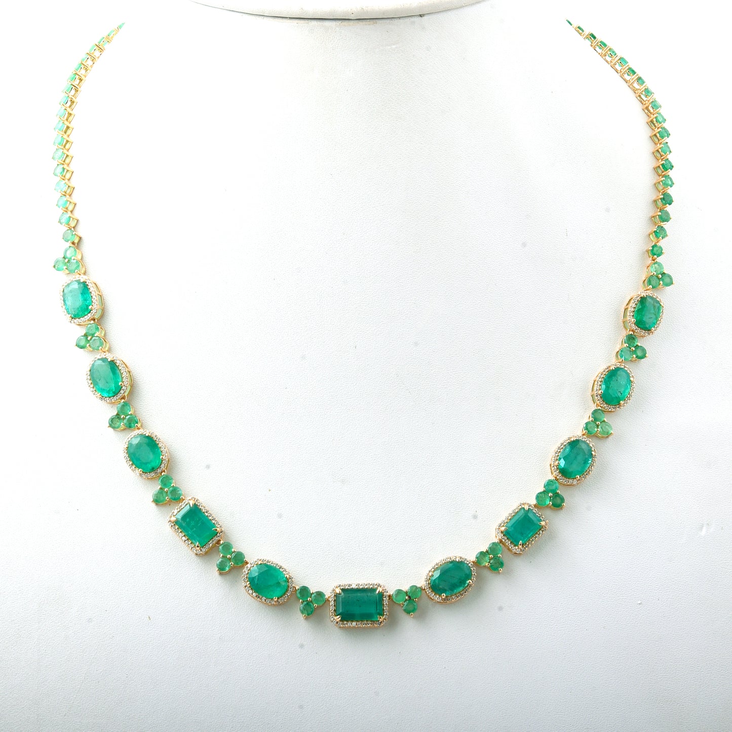 27.83 Ct Natural Emerald 14K Gold Necklace
