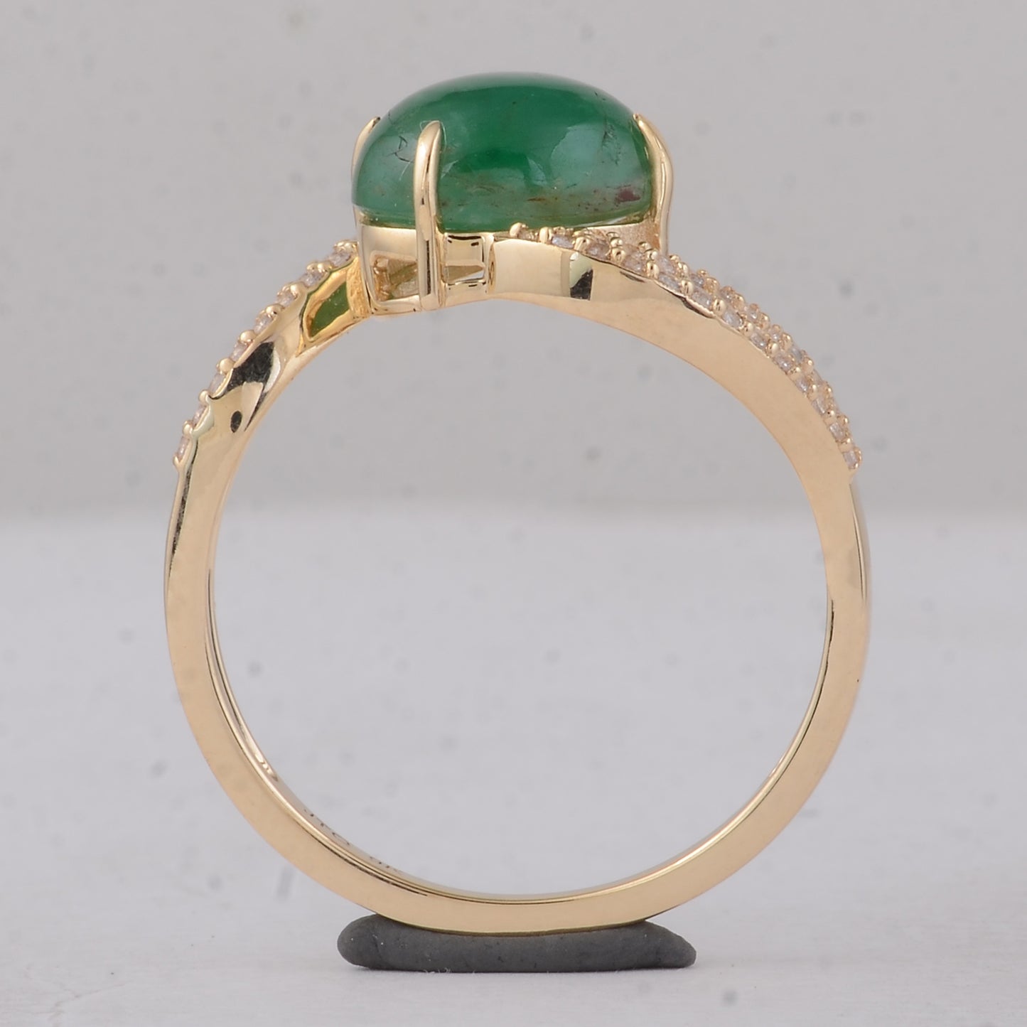 2.32 Ct Oval Emerald 9K Gold Ring