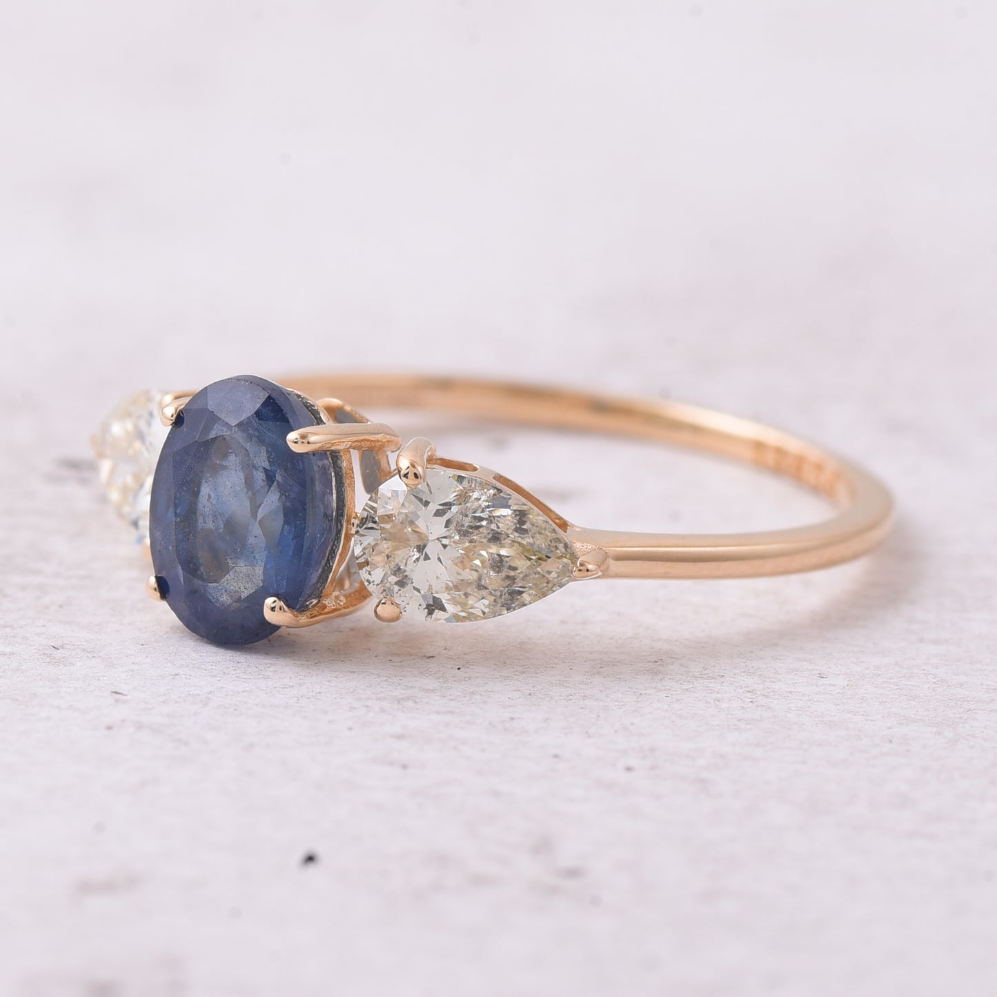 2.09 Ct Oval Natural Sapphire 14K Gold Ring