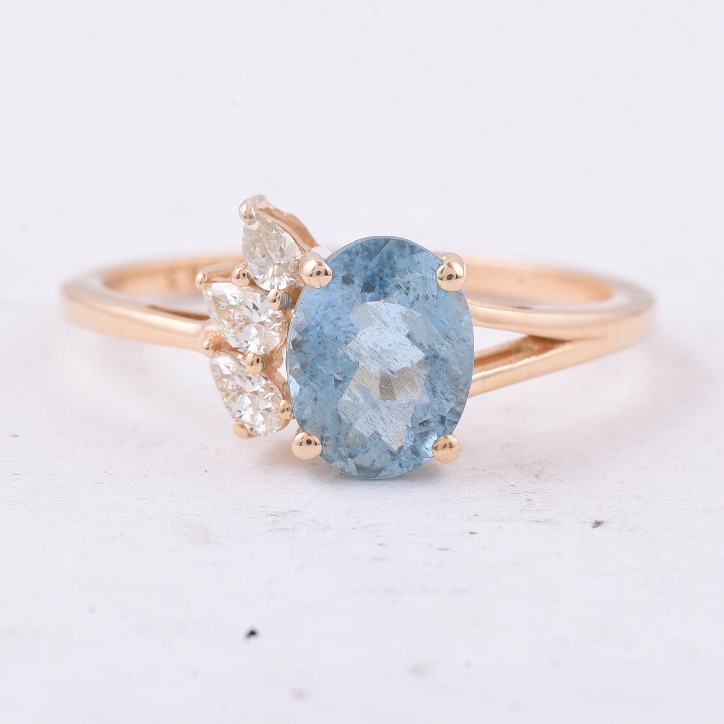 1.34 Ct Oval Natural Aquamarine 14K Gold Ring
