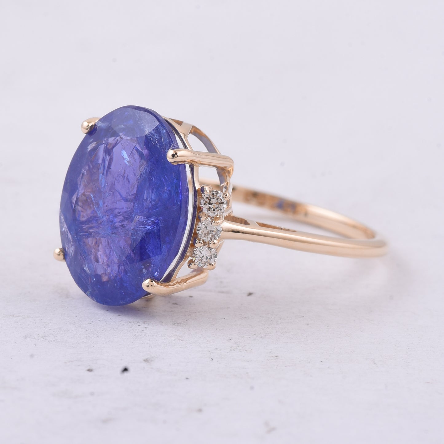 6.81 Ct Oval Natural Tanzanite 14K Gold Ring