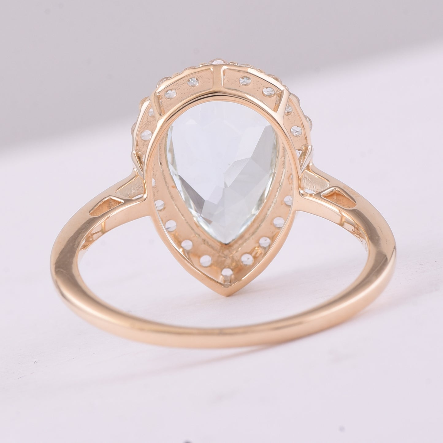 3.15 Ct Pear Aquamarine 9K Gold Ring