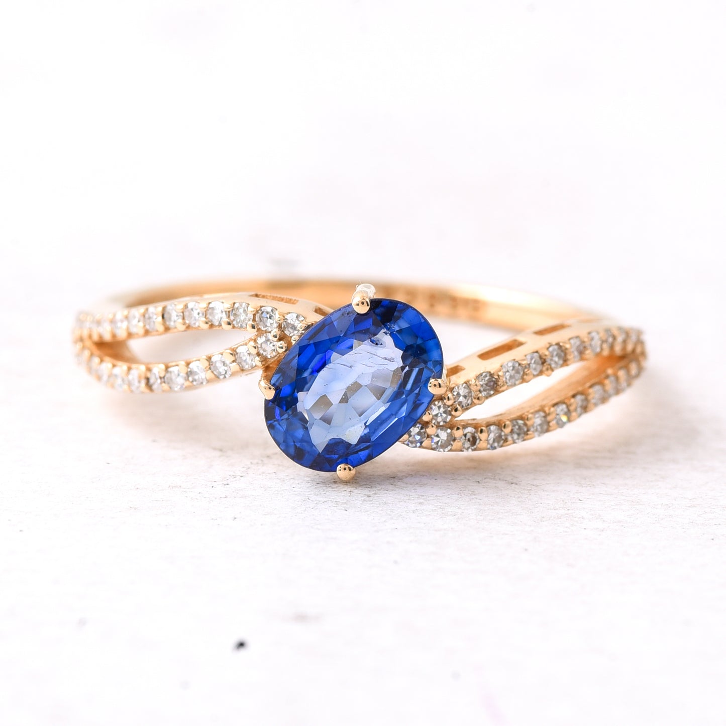 1.05 Ct Oval Mixed Cut Natural Sapphire 14K Gold Ring