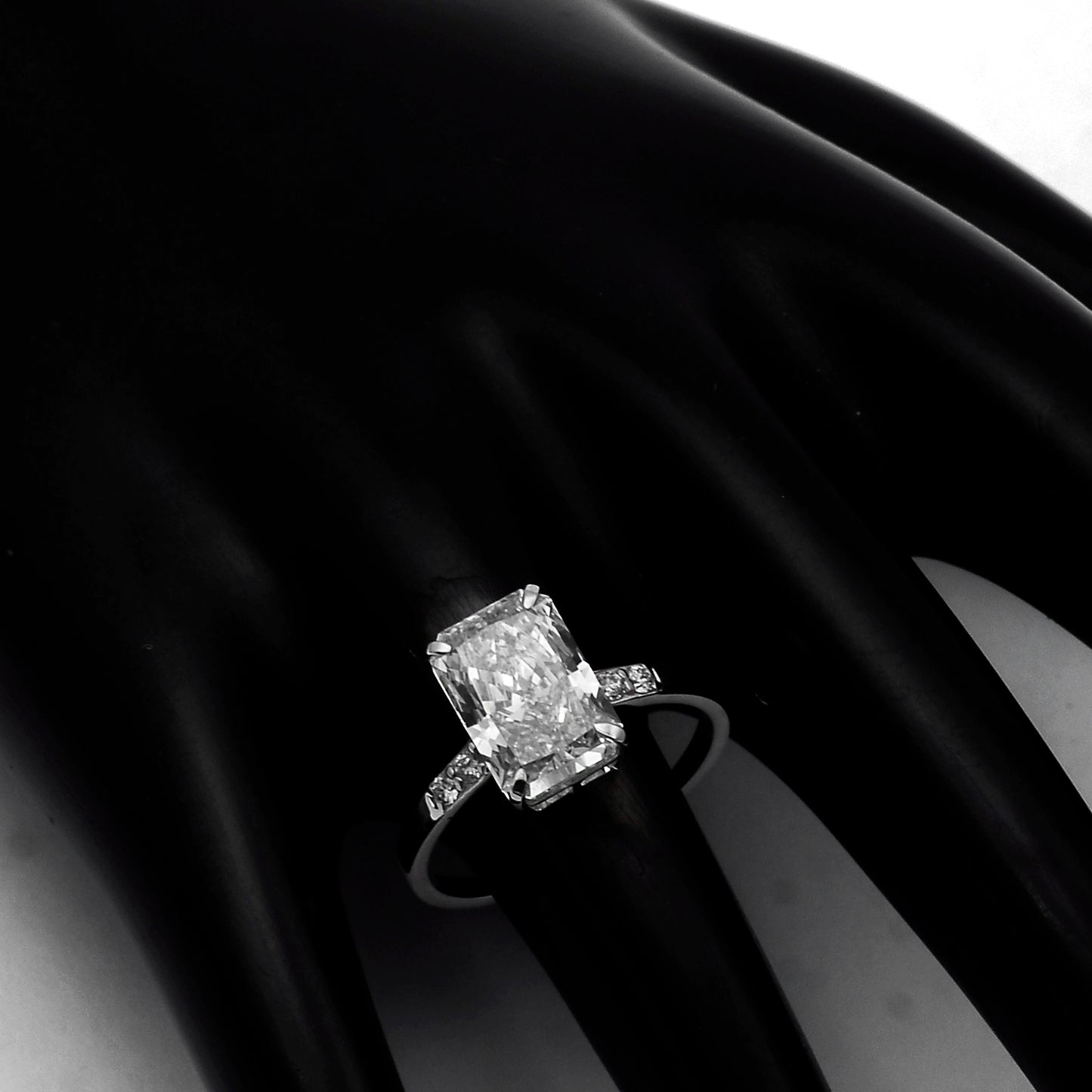 3.18 Carats Lab Grown Diamond 14K Gold Ring