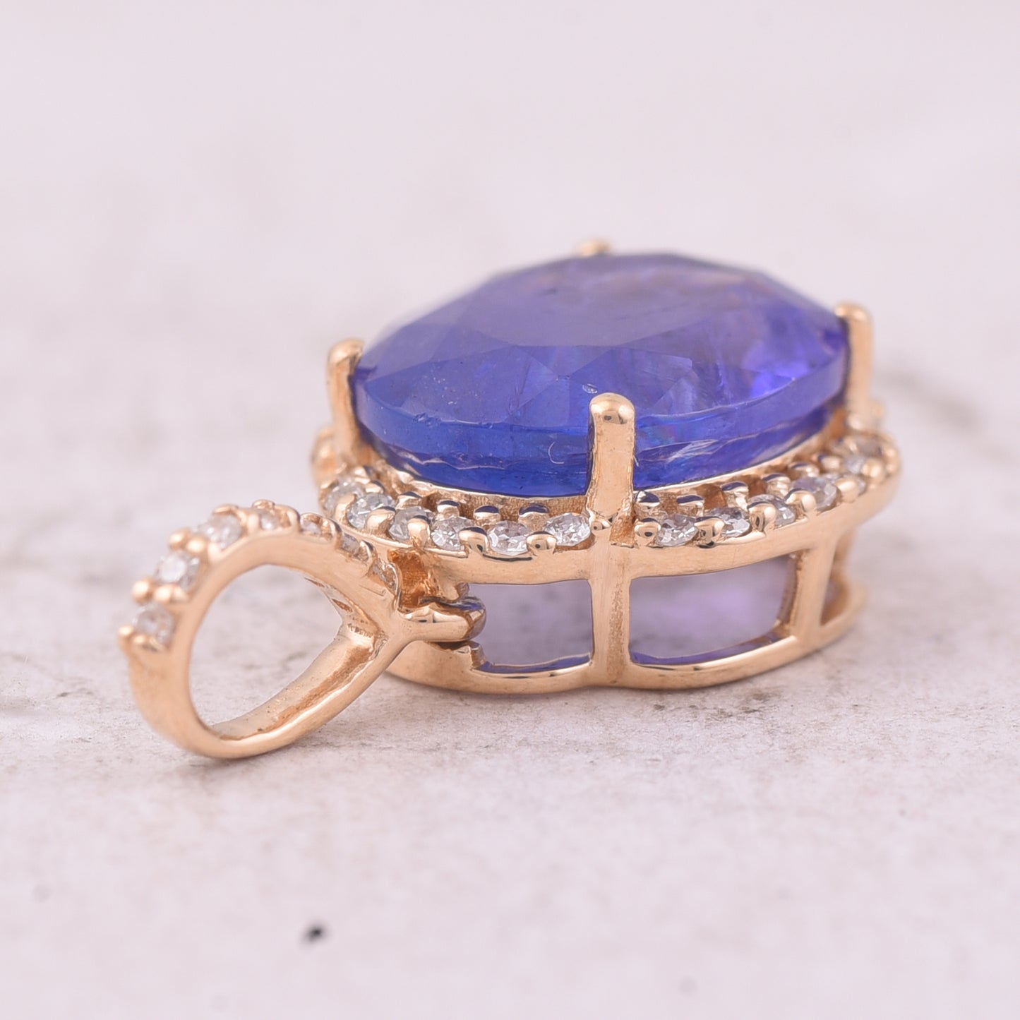 3.05 Ct Oval Mixed Cut Natural Tanzanite 14K Gold Pendant