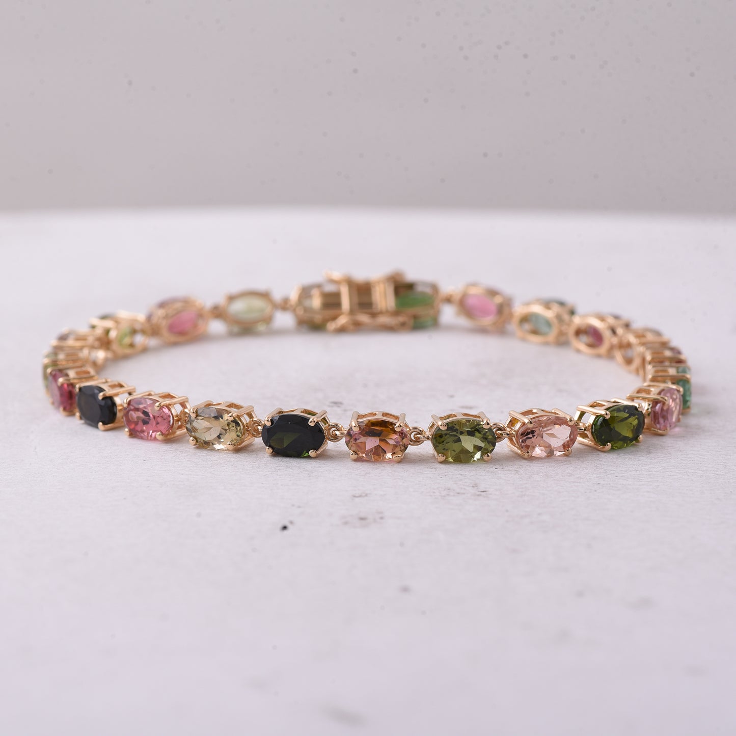 12.03 Ct Oval Natural Multi-Coloured Tourmaline 14K Gold Bracelet