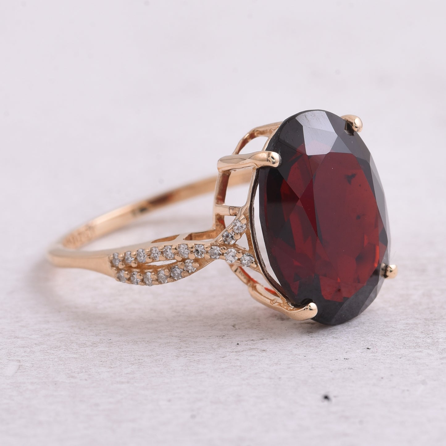 7.45 Ct Oval Natural Garnet 14K Gold Ring
