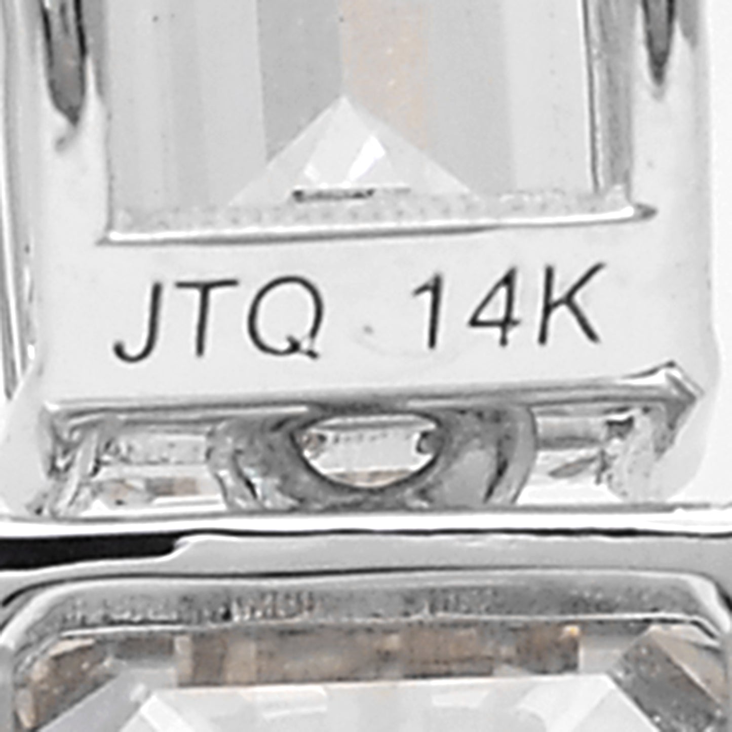 3.55 Carats Lab Grown Diamond 14K Gold Pendant