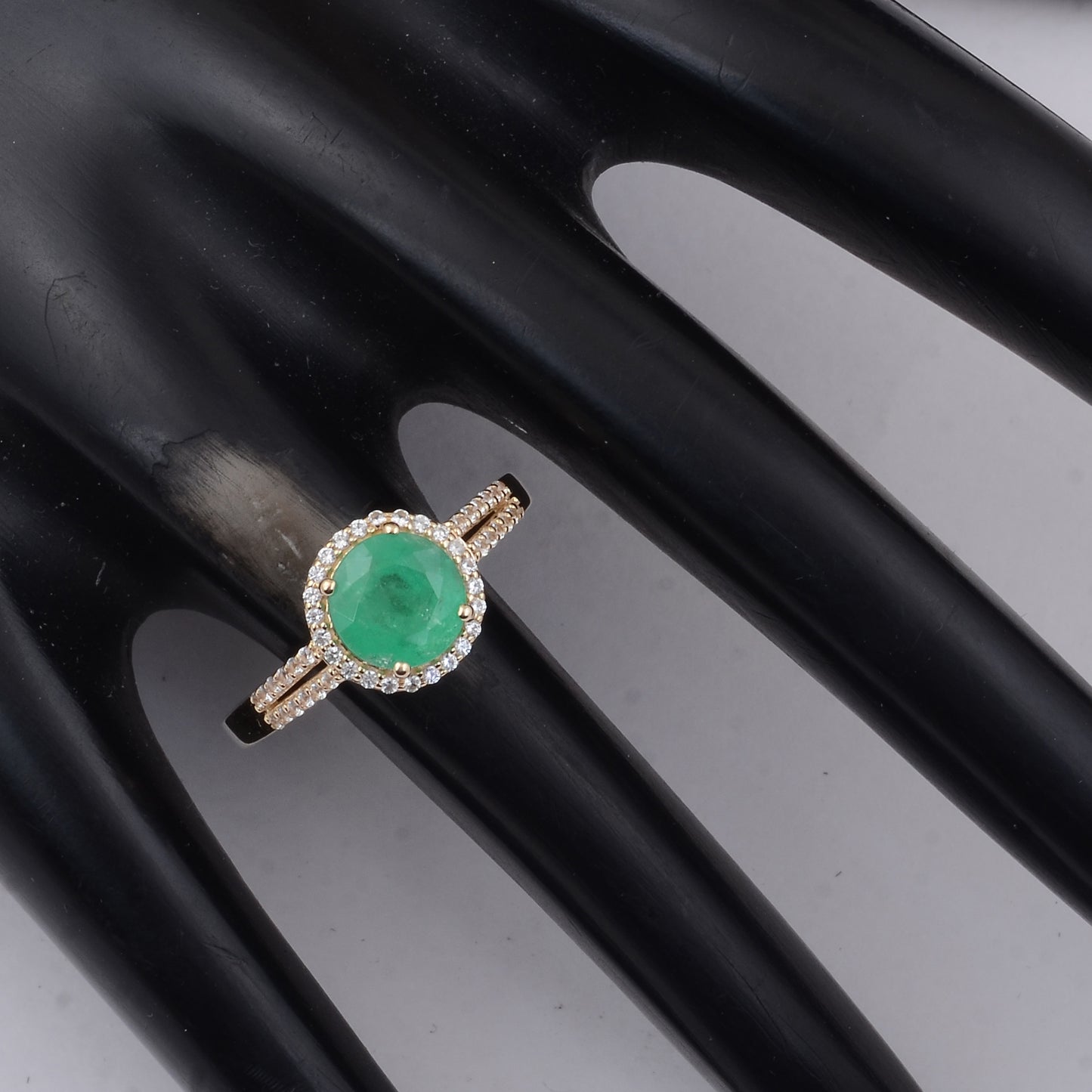 1.58 Ct Round Emerald 9K Gold Ring