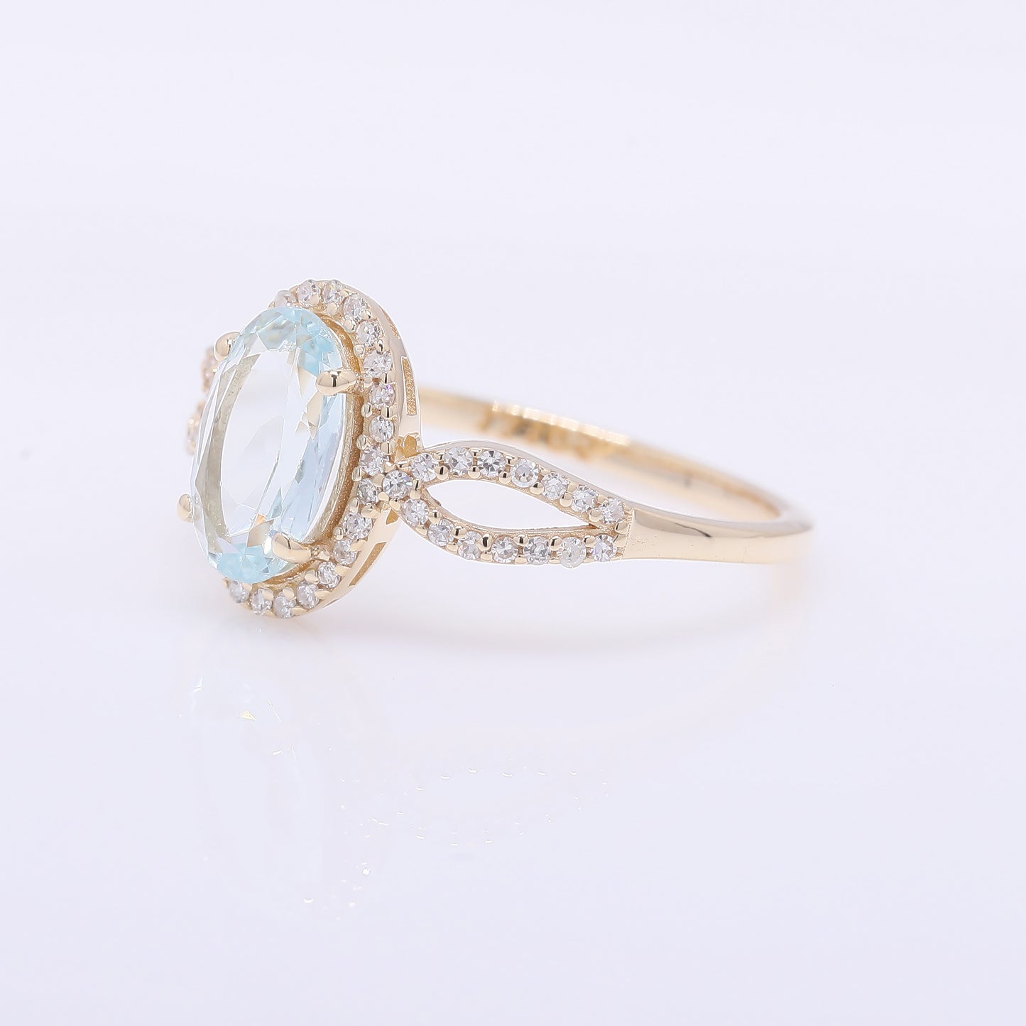 1.12 Ct Oval Mixed Cut Natural Aquamarine 14K Gold Ring