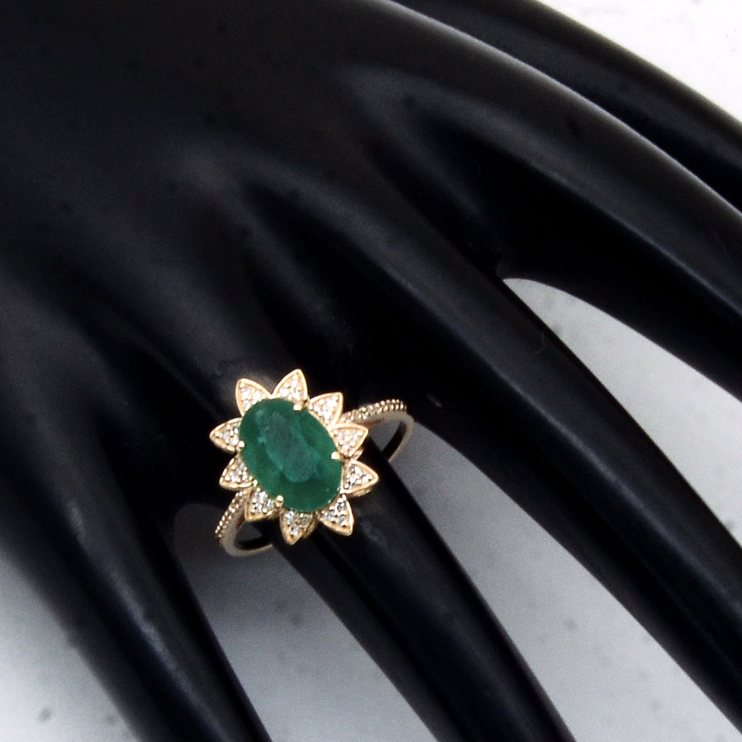2.82 Ct Oval Mixed Cut Natural Emerald 14K Gold Ring