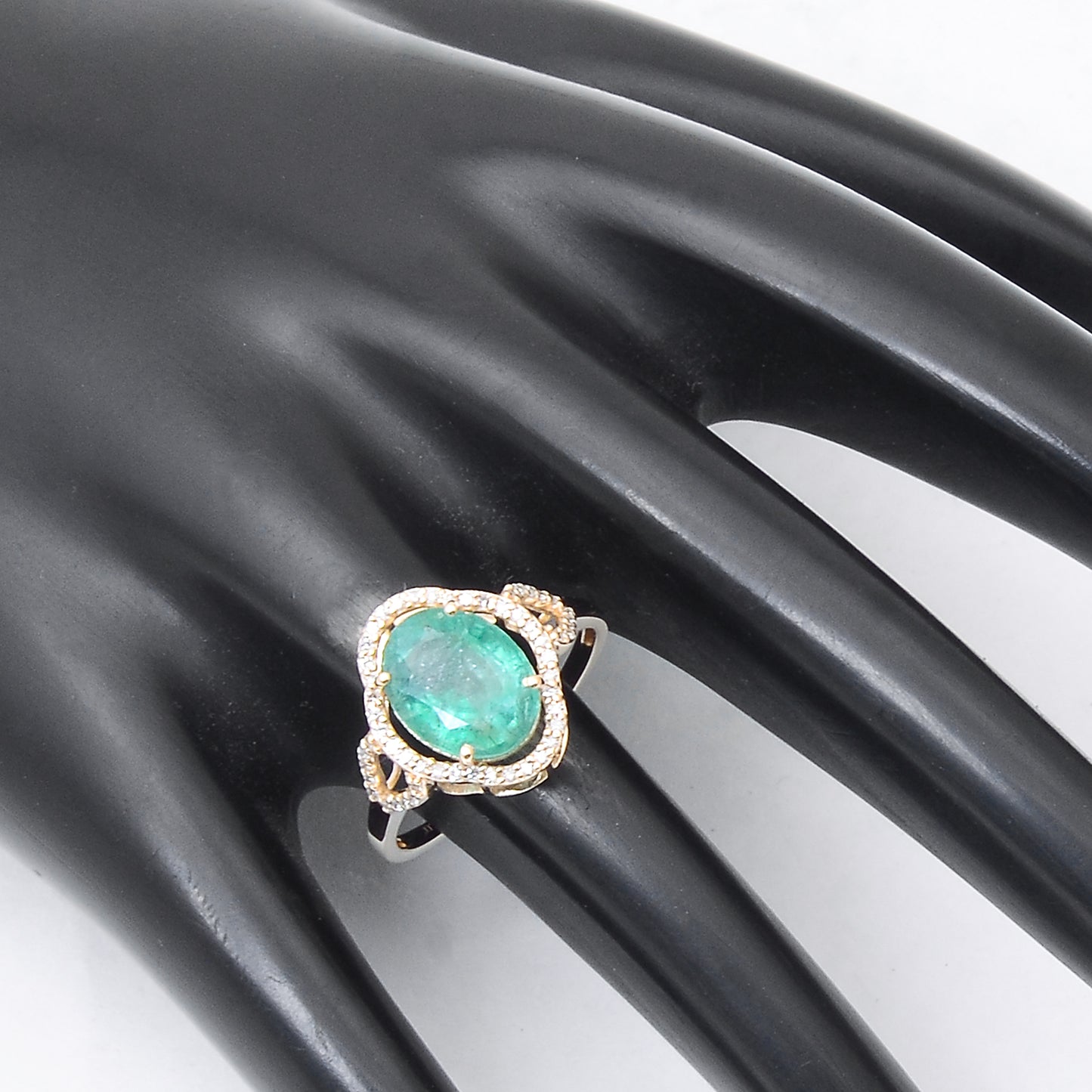 2.84 Ct Oval Mixed Cut Natural Emerald 14K Gold Ring