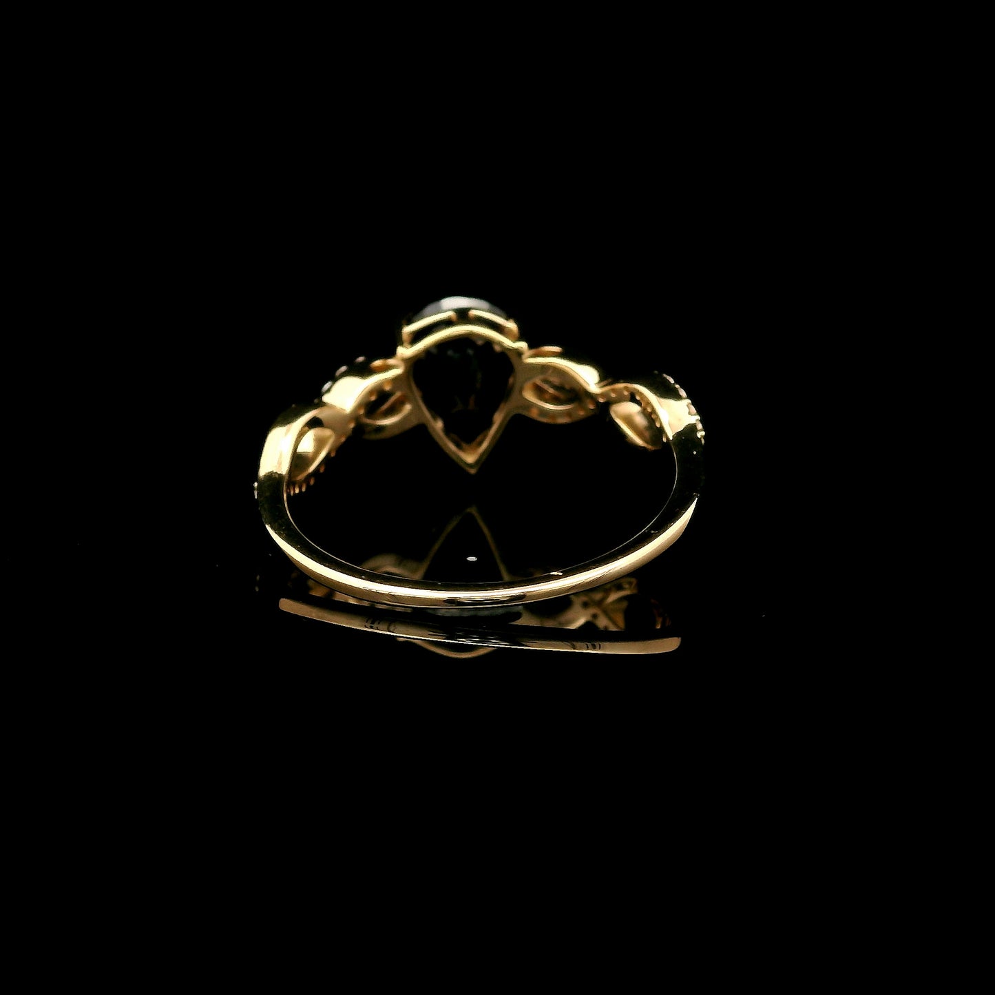 1.83 Ct Pear Mixed Cut Lab Grown Sapphire 14K Gold Ring