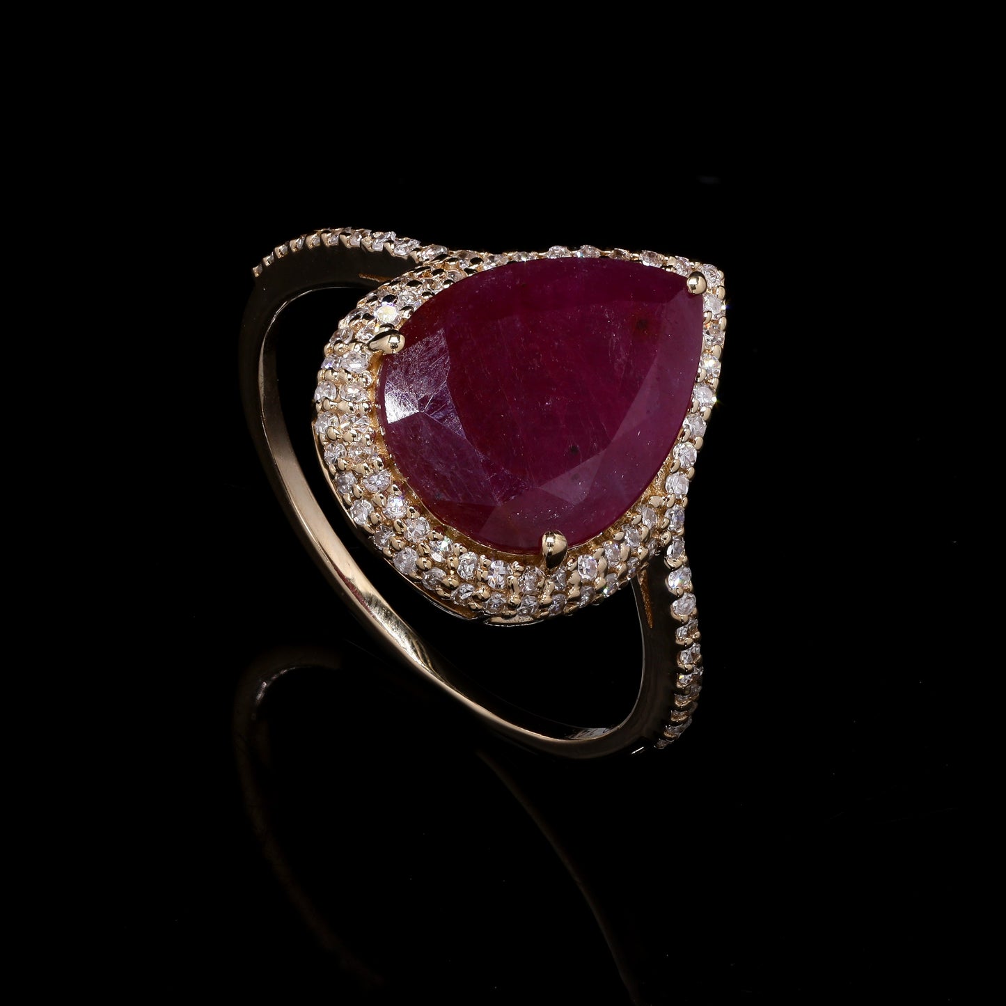 2.65 Ct Pear Cabochon Natural Ruby 14K Gold Ring