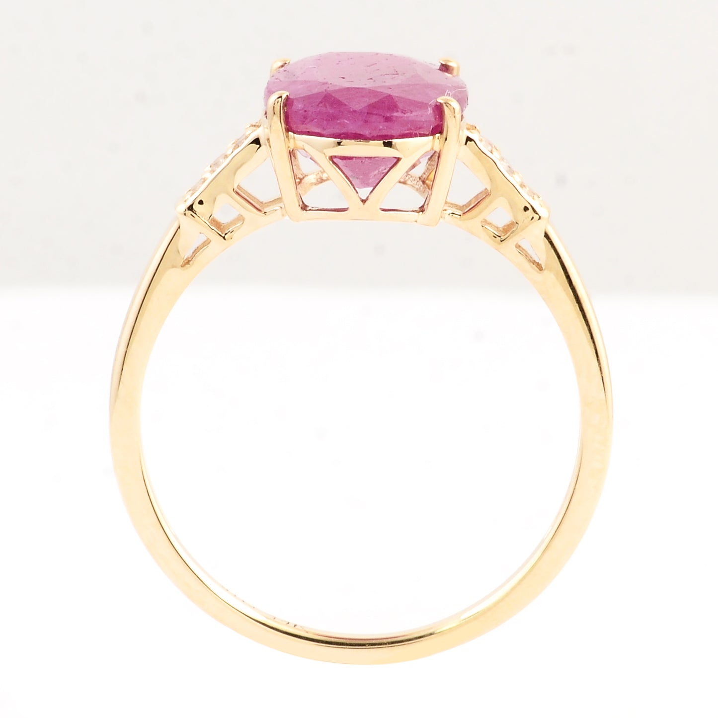 3.90 Ct Oval Ruby 14K Gold Ring
