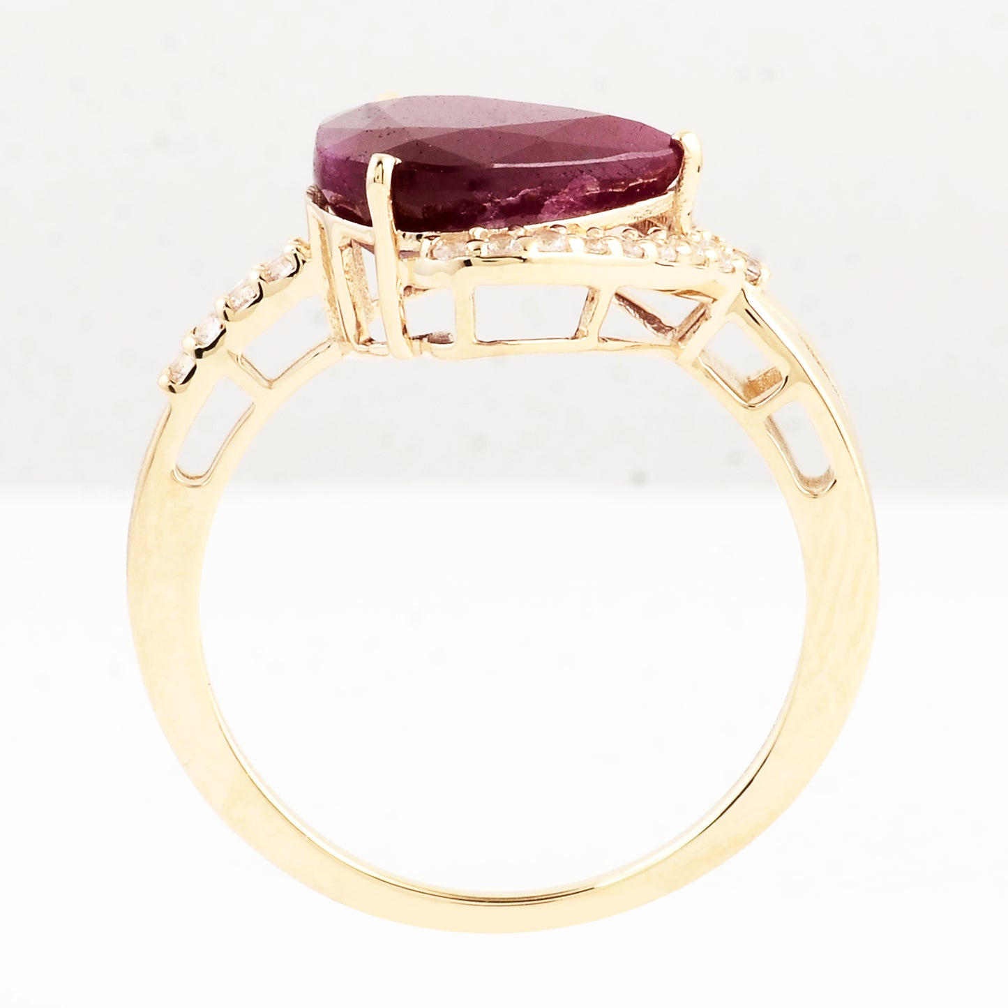 4.47 Ct Pear Ruby 14K Gold Ring