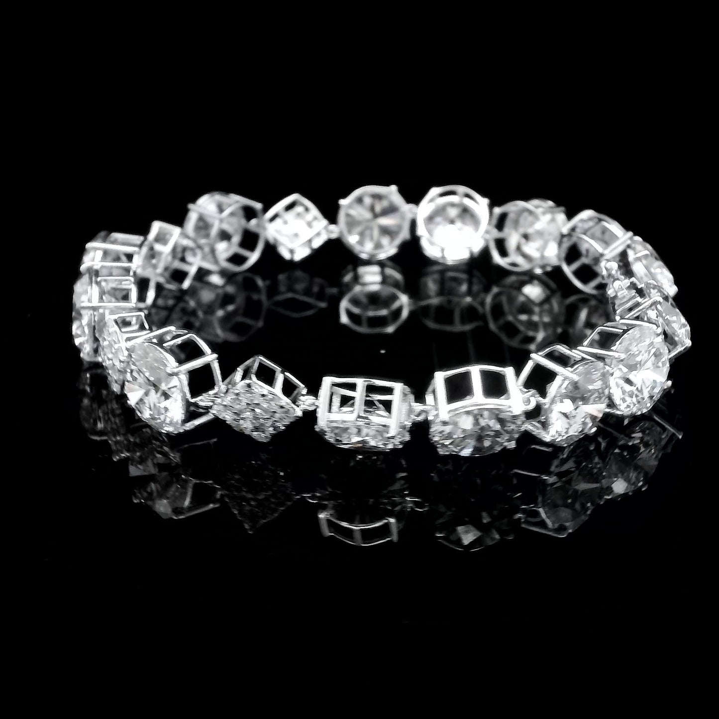32.52 Ct Round Lab Grown Diamond 14K Gold Bracelet