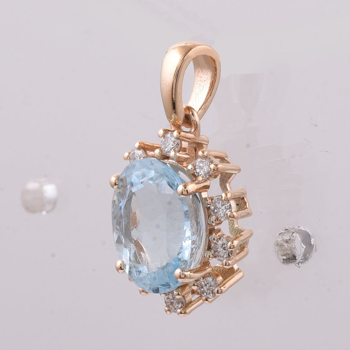 2.11 Ct Oval Natural Aquamarine 14K Gold Pendant