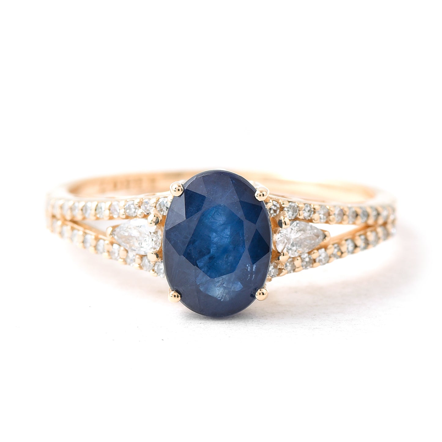 2.13 Ct Oval Sapphire 14K Gold Ring