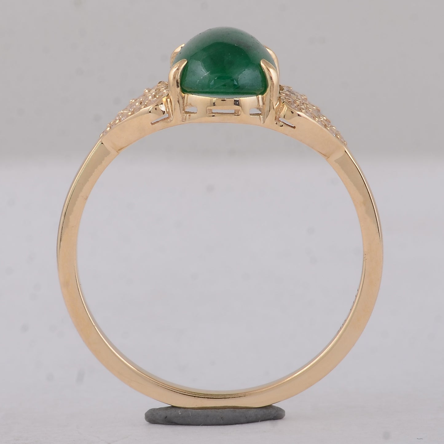 1.91 Ct Oval Emerald 9K Gold Ring