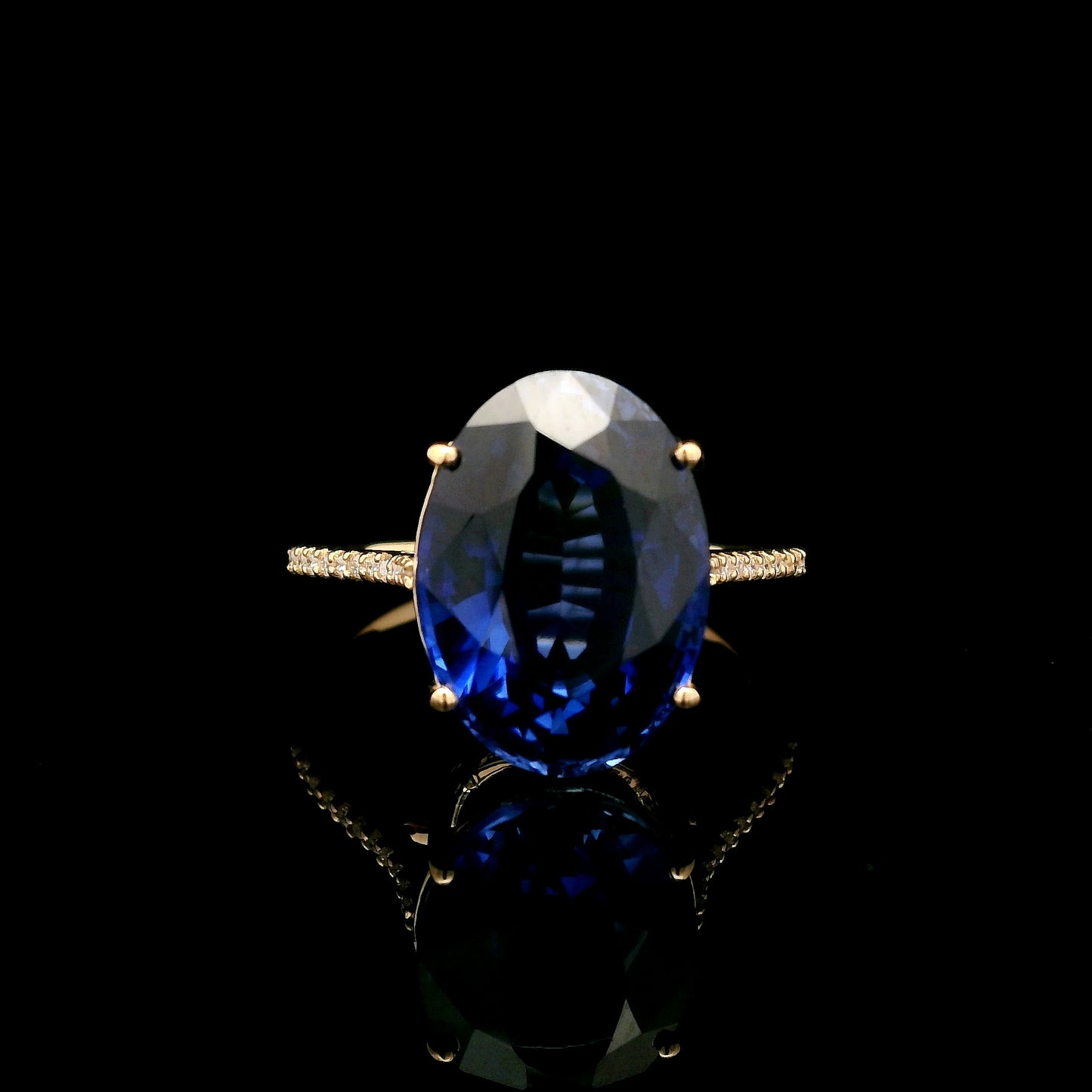 8.58 Ct Oval Mixed Cut Lab Grown Sapphire 14K Gold Ring