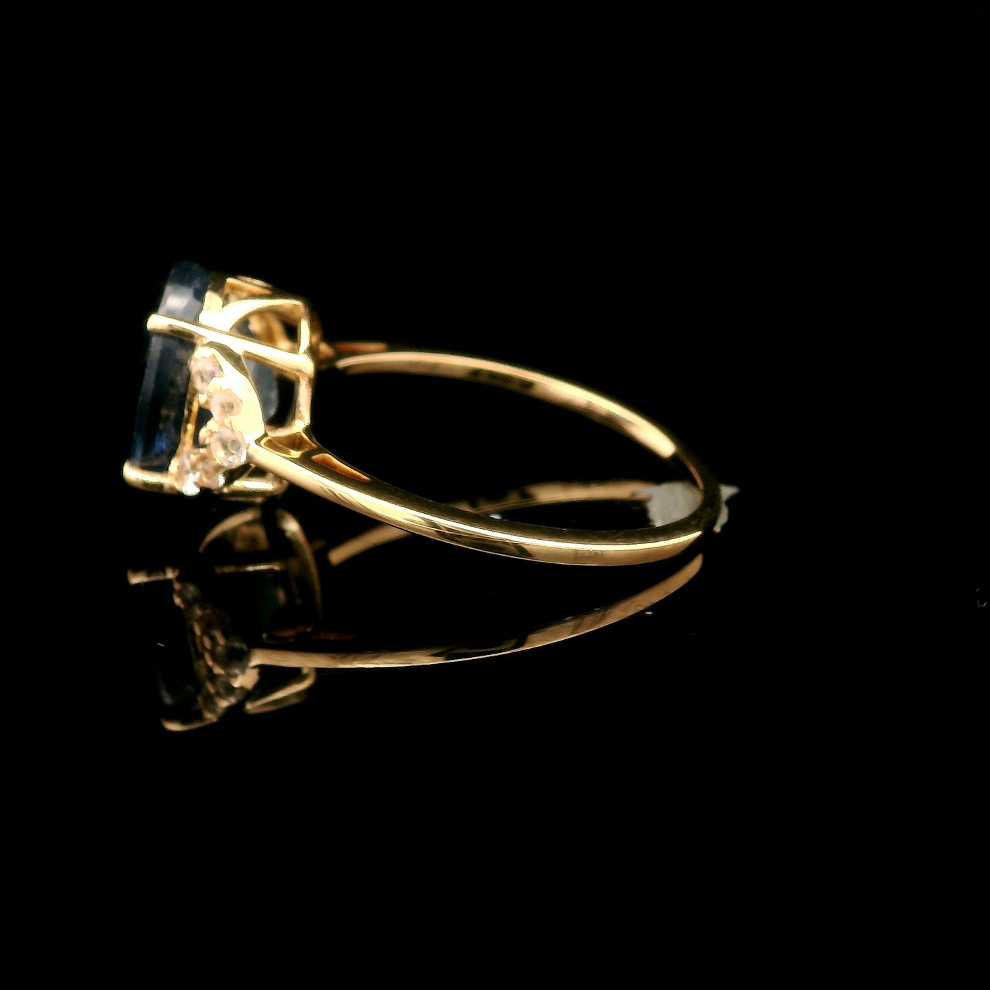 4.26 Ct Oval Mixed Cut Natural Corundum Sapphire 14K Gold Ring
