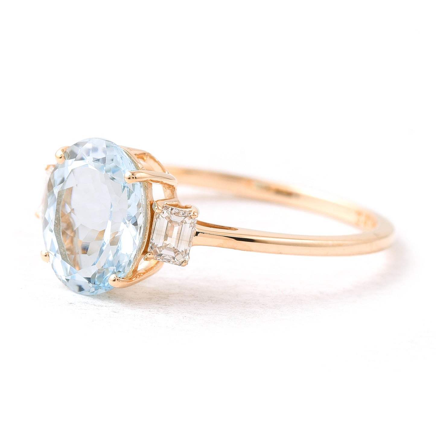1.75 Ct Oval Aquamarine 14K Gold Ring
