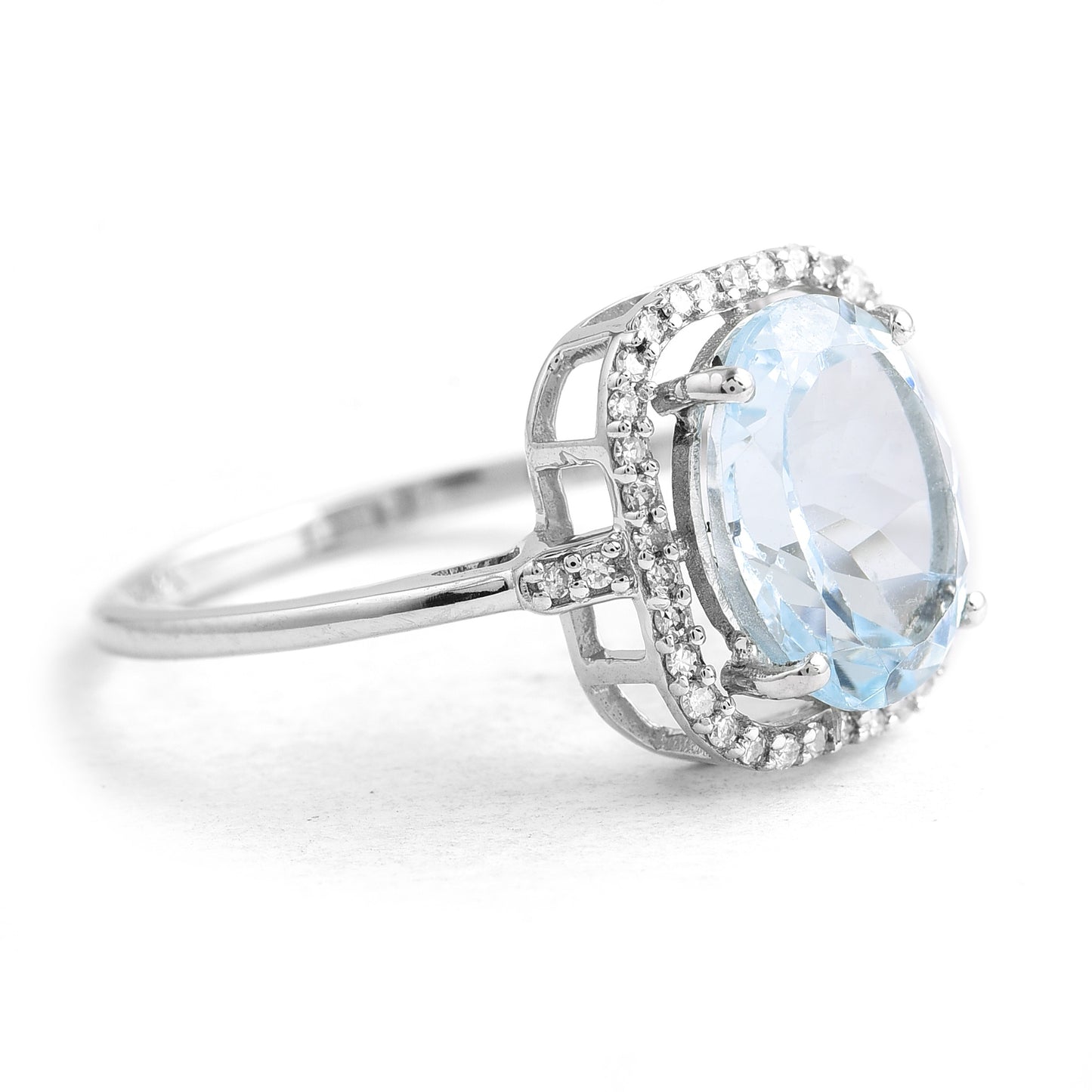 2.51 Ct Oval Aquamarine 950 Platinum Ring