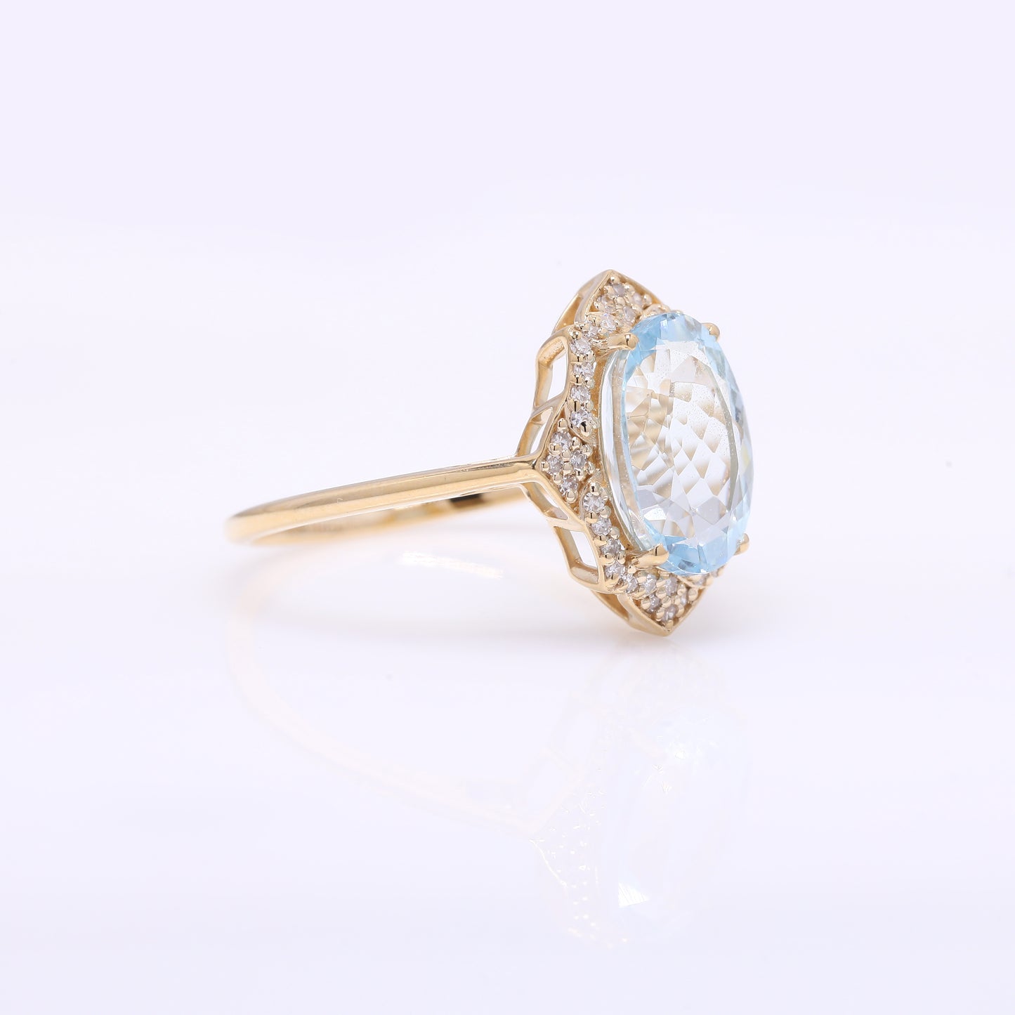 2.65 Ct Oval Mixed Cut Natural Aquamarine 14K Gold Ring